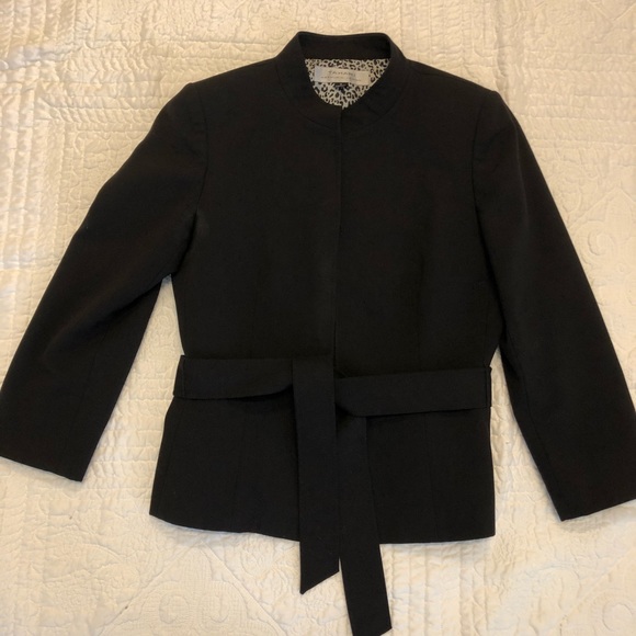 Tahari short belted black jacket. SZ 4 - Picture 3 of 7